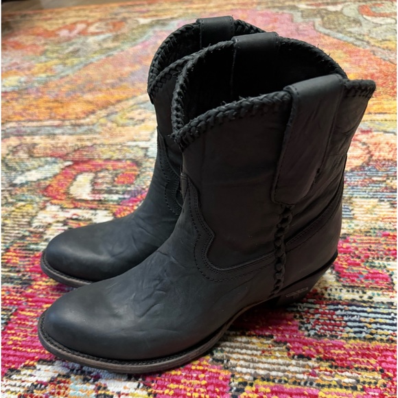 Lane Plain Jane Bootie Shorty Distressed Black New - Picture 10 of 12